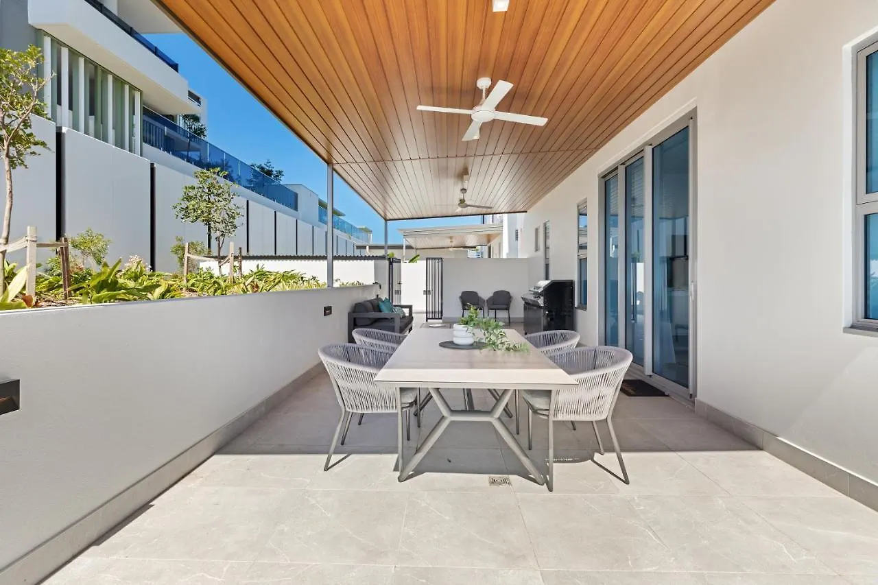 Oceanus Bokarina Beach Hotel Kawana Waters