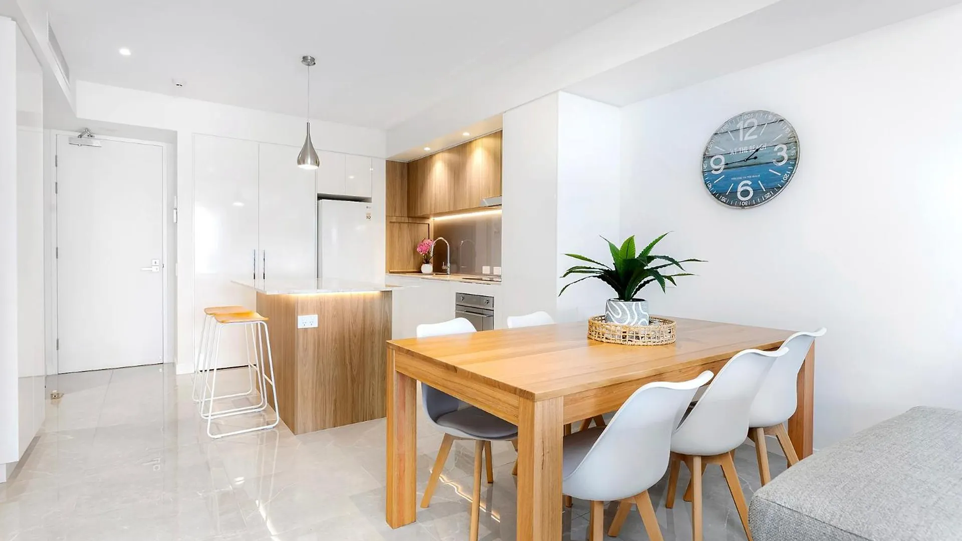 Oceanus Bokarina Beach Hotel Kawana Waters
