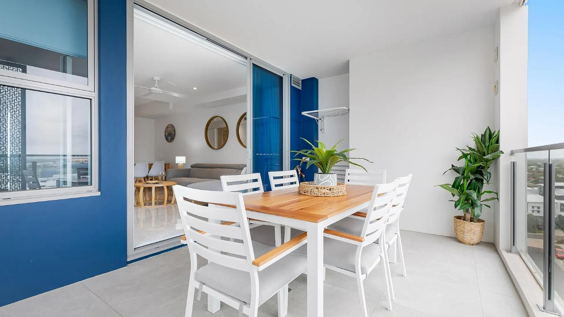 Oceanus Bokarina Beach Hotel Kawana Waters 0*,  Australia