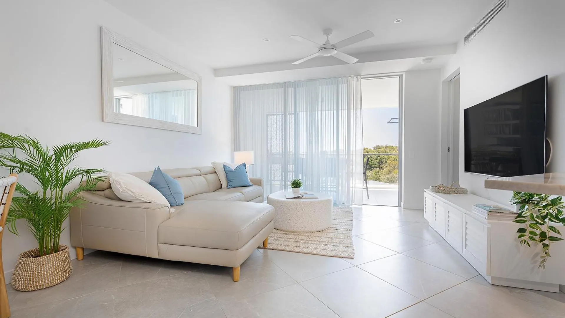 Oceanus Bokarina Beach Hotel Kawana Waters