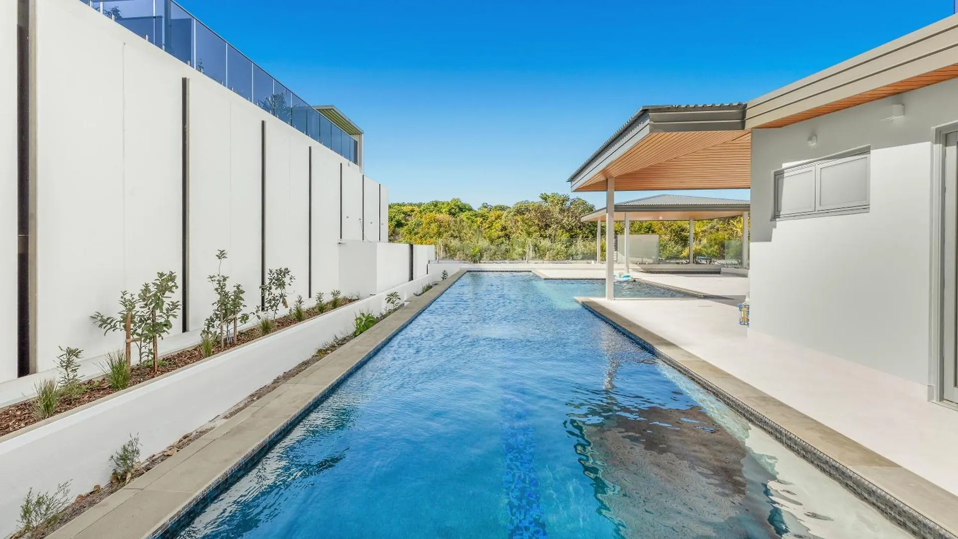 Oceanus Bokarina Beach Hotel Kawana Waters
