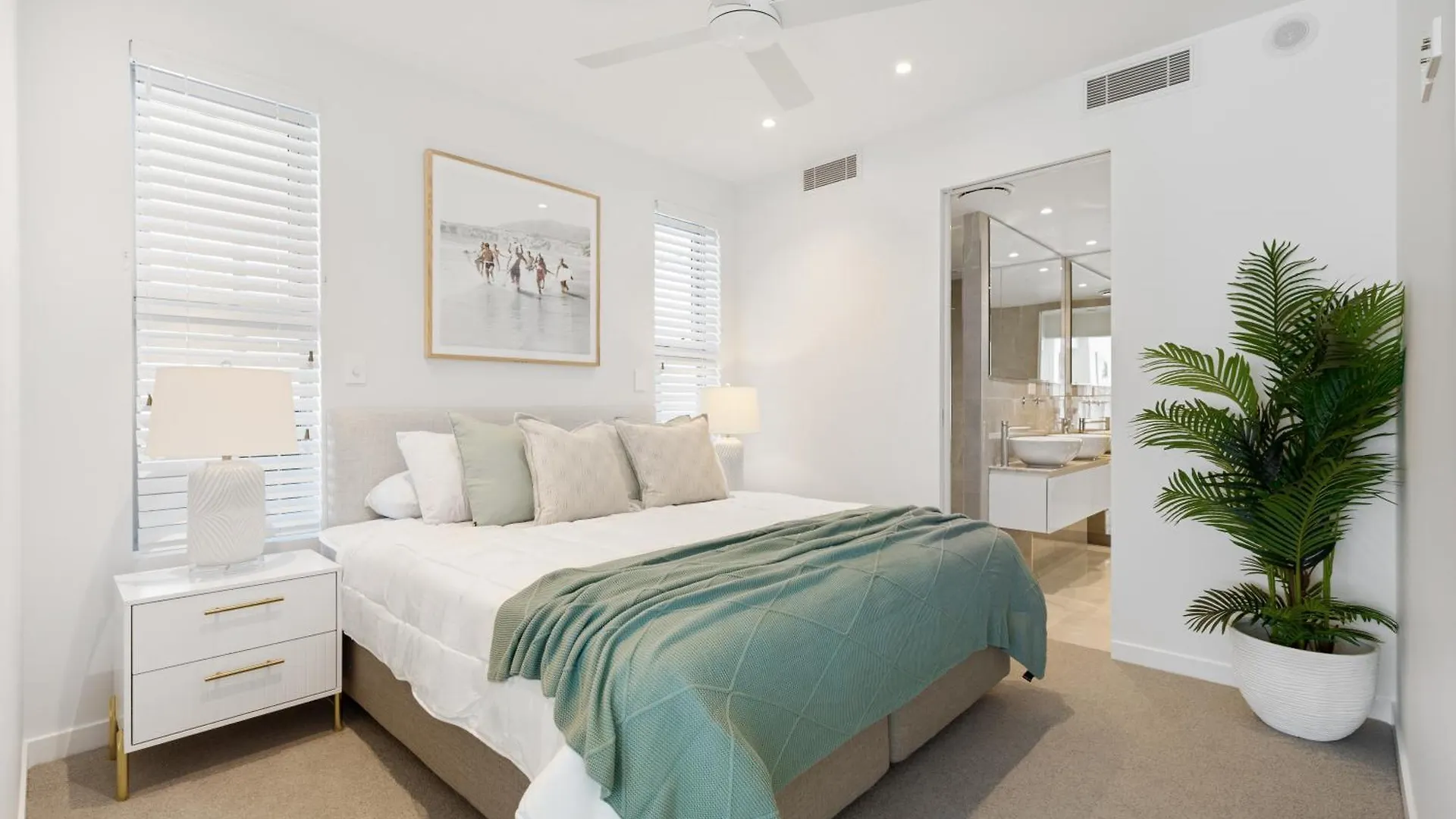 Oceanus Bokarina Beach Hotel Kawana Waters