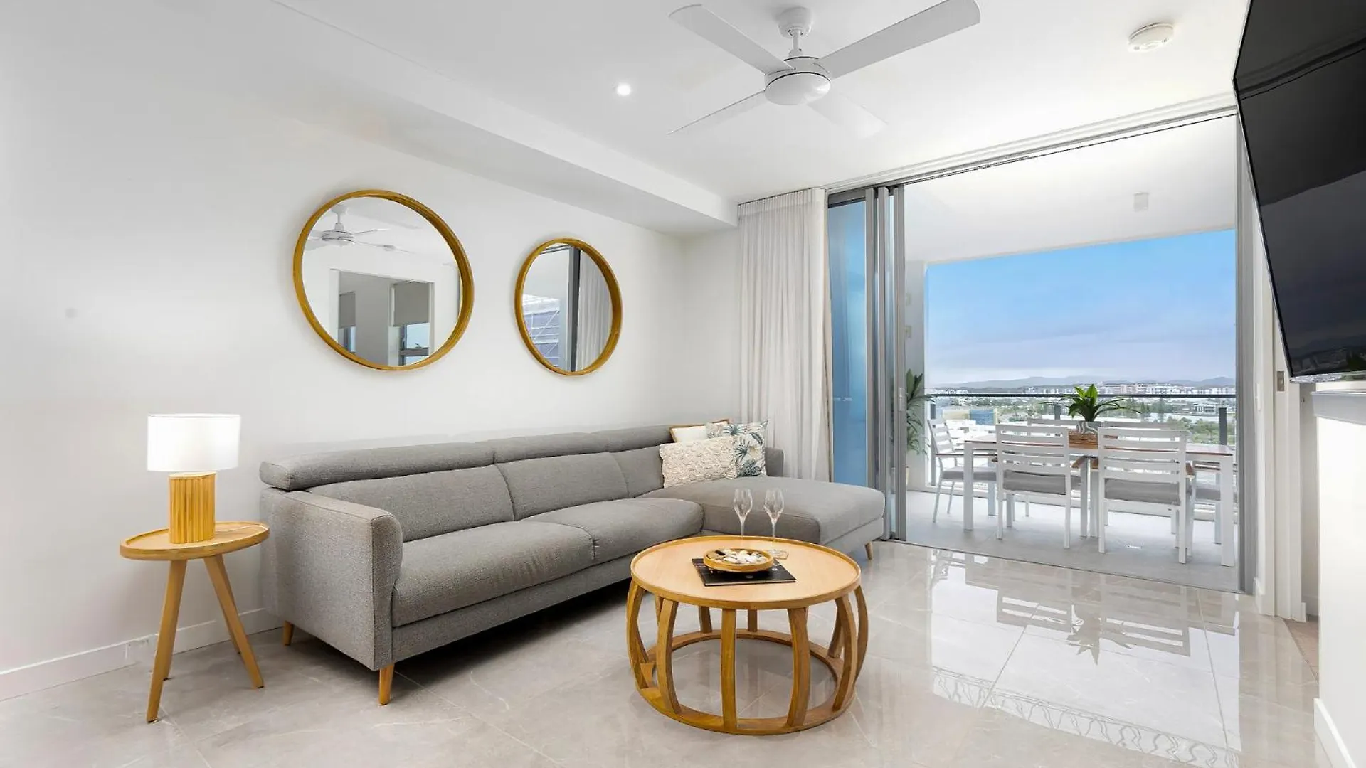Oceanus Bokarina Beach Otel Kawana Waters Avustralya