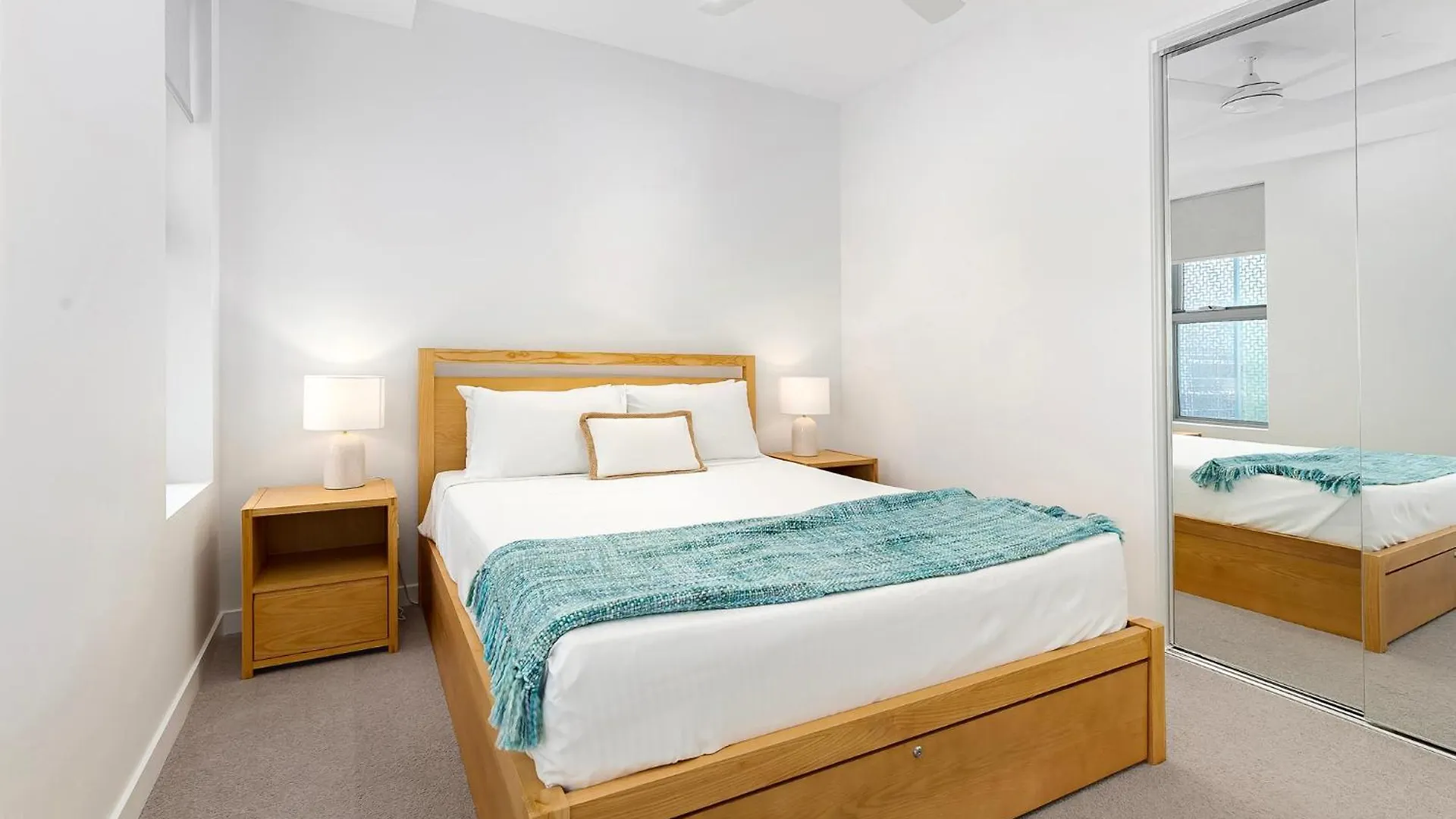 Oceanus Bokarina Beach Otel Kawana Waters